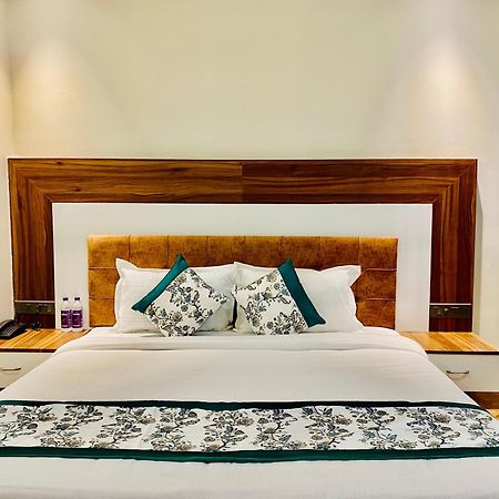 Hotel White House 350 Mtr From Golden Temple أمريتسار المظهر الخارجي الصورة