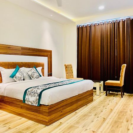 Hotel White House 350 Mtr From Golden Temple أمريتسار المظهر الخارجي الصورة