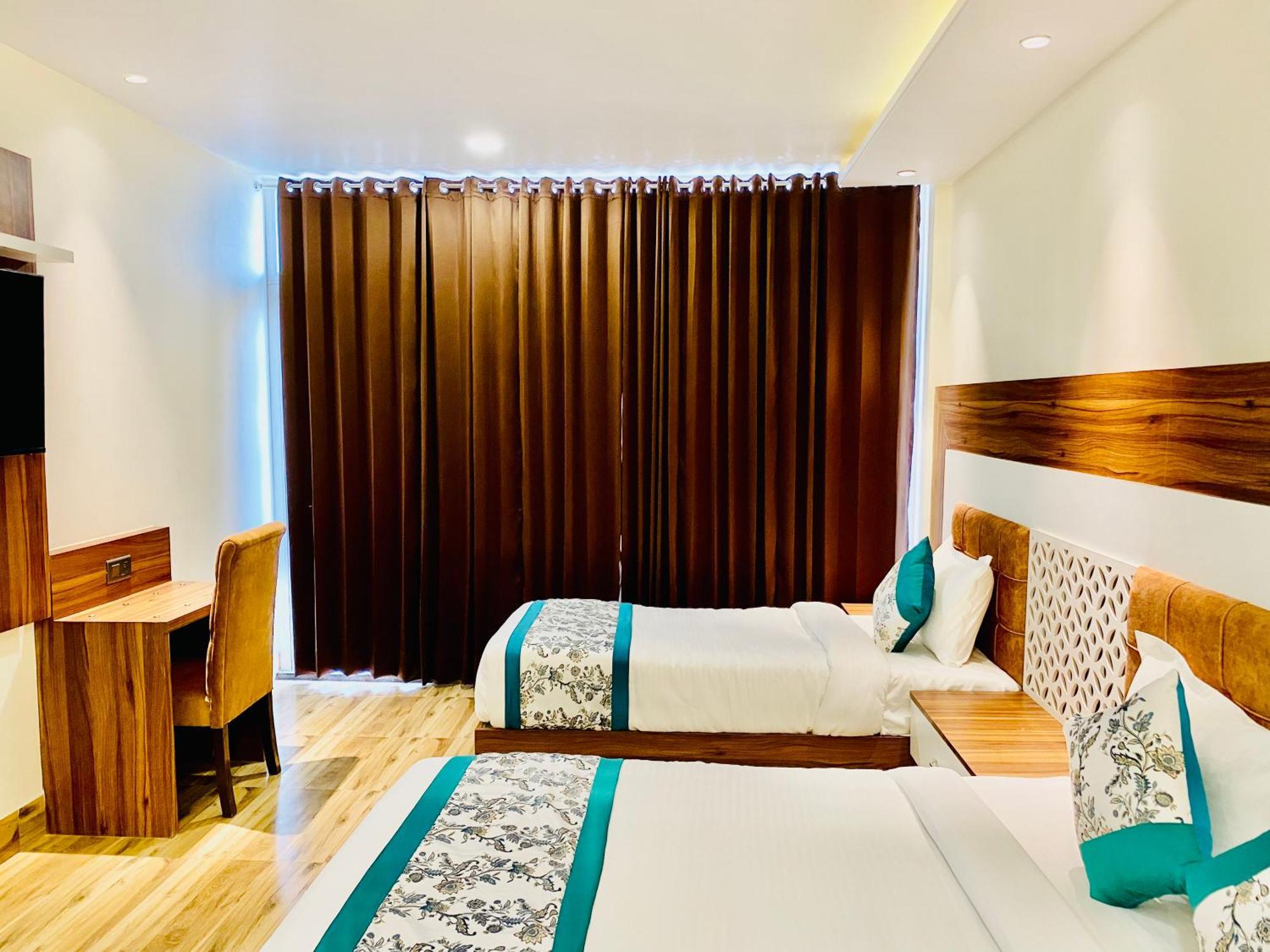 Hotel White House 350 Mtr From Golden Temple أمريتسار المظهر الخارجي الصورة