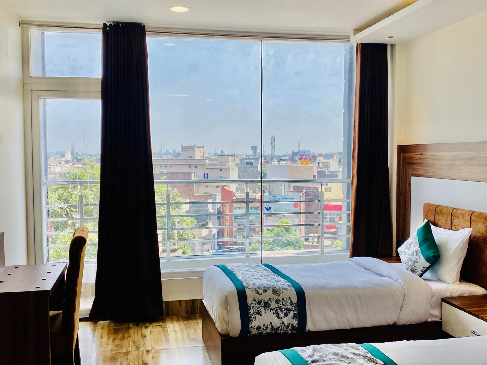 Hotel White House 350 Mtr From Golden Temple أمريتسار المظهر الخارجي الصورة